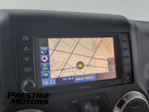 Used 2015 Jeep Wrangler Unlimited Rubicon w/ Connectivity Group AWD/4WD image 30