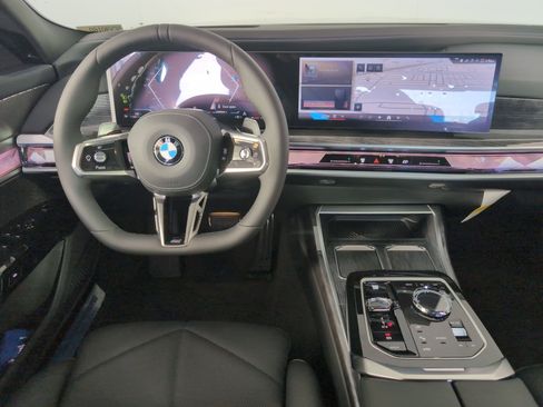 Used 2025 BMW 740i w/ Premium Package image 4