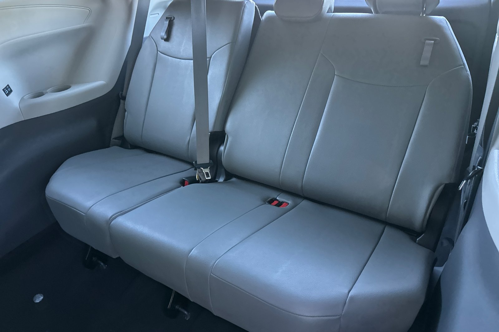 Certified 2023 Toyota Sienna XLE FWD image 19