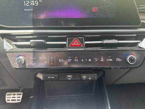 Used 2024 Kia Niro Wave w/ Wave Preserve Package FWD image 21