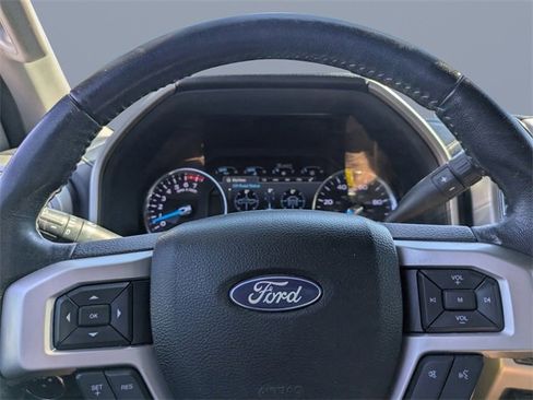 Used 2017 Ford F250 Lariat w/ Chrome Package image 27