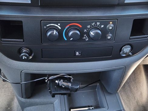 Used 2009 Dodge Ram 2500 Truck SXT AWD/4WD image 20
