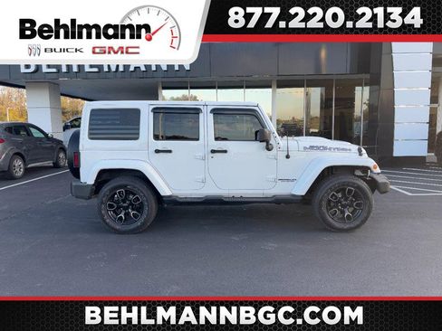 Used 2017 Jeep Wrangler Unlimited Sahara image 1