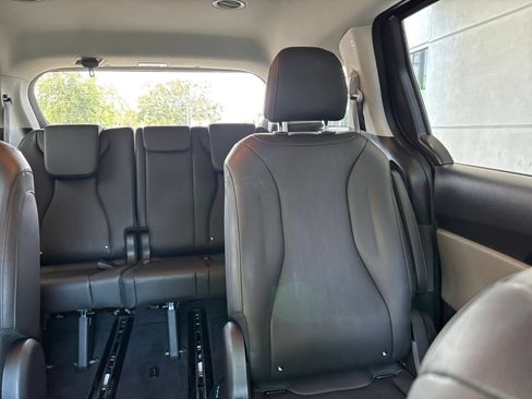 Used 2026 Kia Carnival FWD image 40
