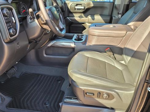 Used 2021 Chevrolet Silverado 1500 LTZ w/ Technology Package AWD/4WD image 22