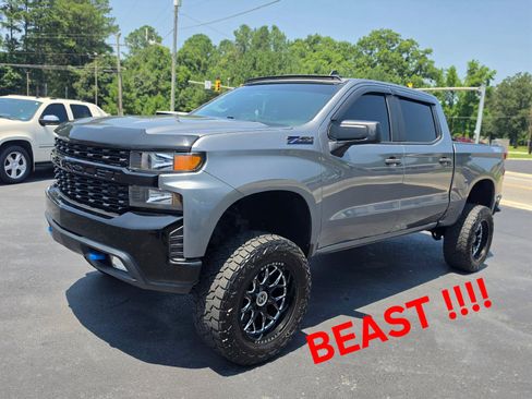Used 2020 Chevrolet Silverado 1500 Custom Trail Boss w/ Custom Convenience Package AWD/4WD image 1