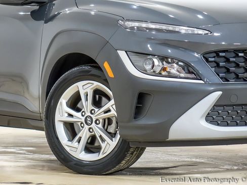 Used 2023 Hyundai Kona SEL AWD/4WD image 3