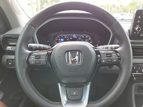 Used 2025 Honda Pilot Elite image 8