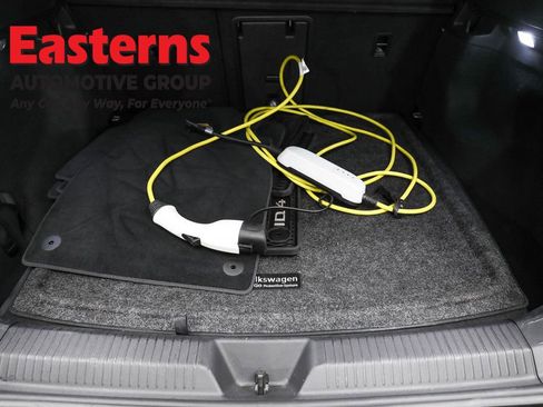 Used 2022 Volkswagen ID.4 Pro S w/ Gradient Package image 9