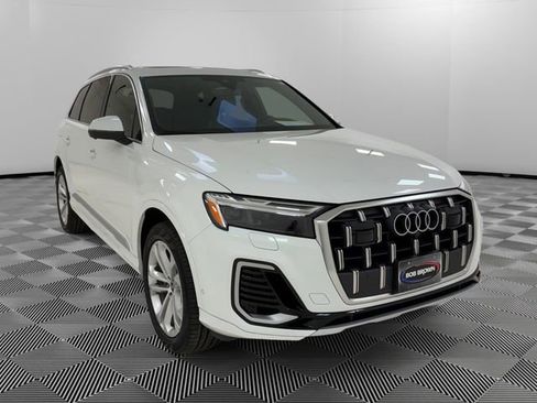 Used 2025 Audi Q7 3.0T Premium Plus AWD/4WD image 7