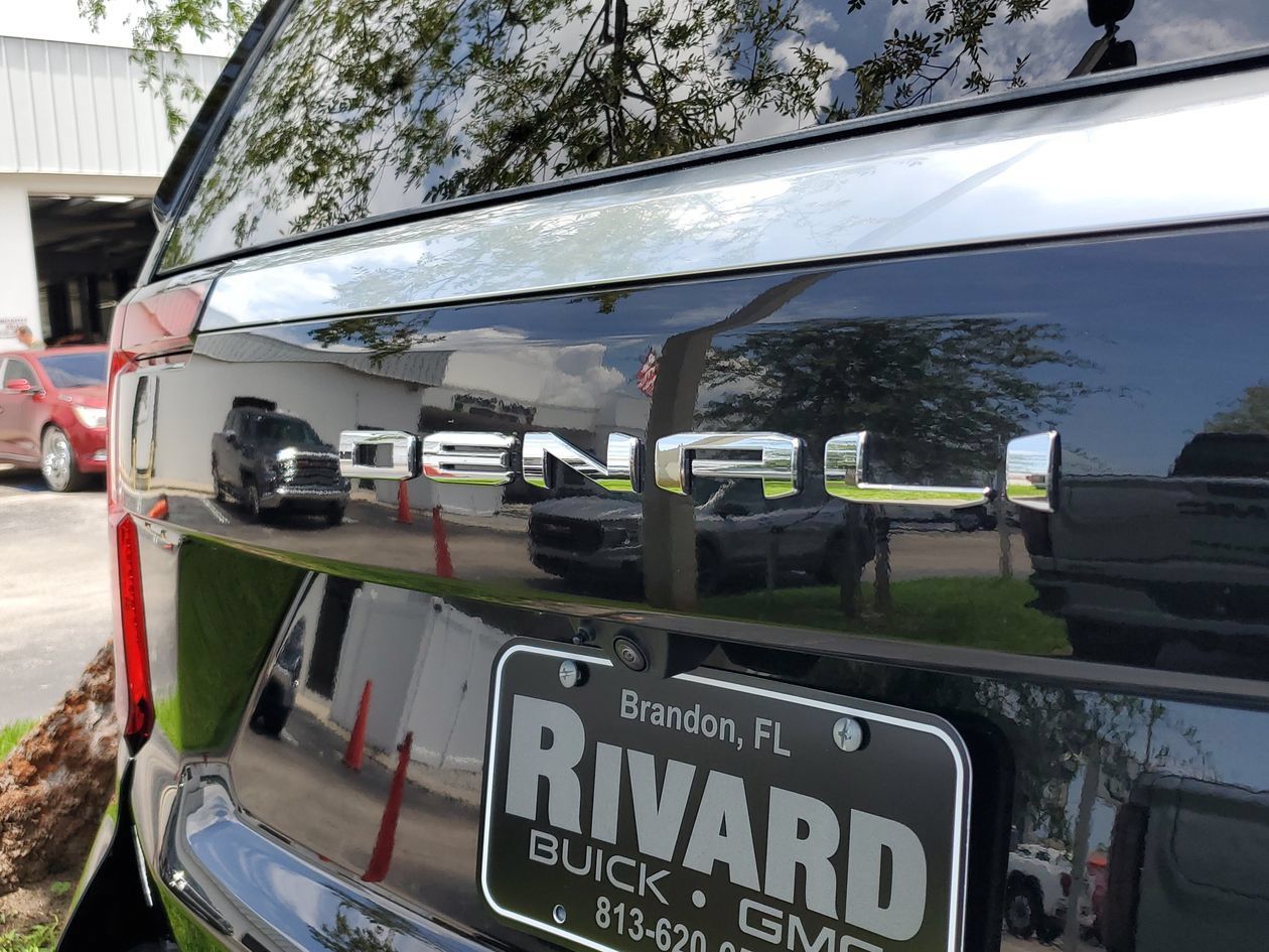 Used 2026 GMC Yukon Denali w/ Sun & Power Step Package AWD/4WD image 8