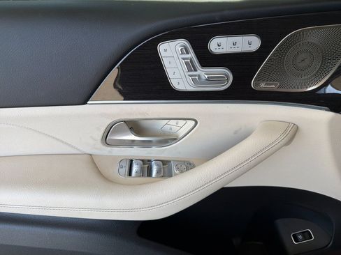 Used 2022 Mercedes-Benz GLS 450 4MATIC image 11