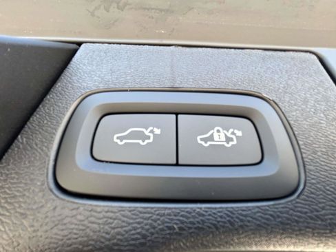 New 2026 Volvo XC60 B5 Ultra w/ Protection Package Premier AWD/4WD image 17
