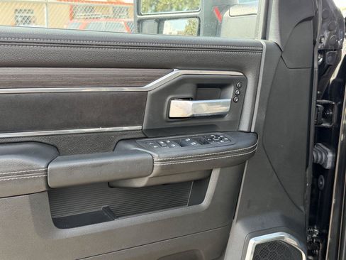 Used 2025 RAM 2500 Laramie AWD/4WD image 13