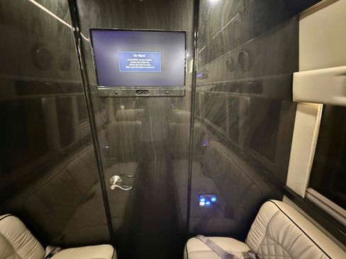 Used 2017 Mercedes-Benz Sprinter 3500 image 42