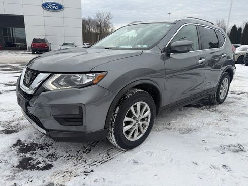 Used 2020 Nissan Rogue SV image 1