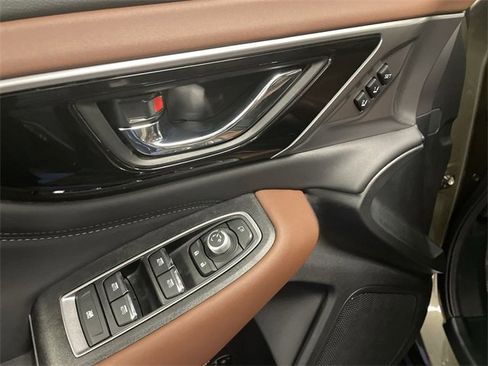 Used 2025 Subaru Outback Touring XT image 13