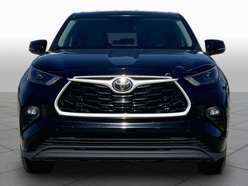 Used 2023 Toyota Highlander LE AWD/4WD image 6