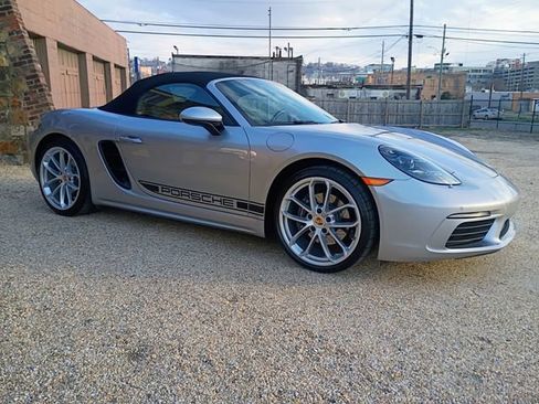 Used 2024 Porsche 718 Boxster image 49
