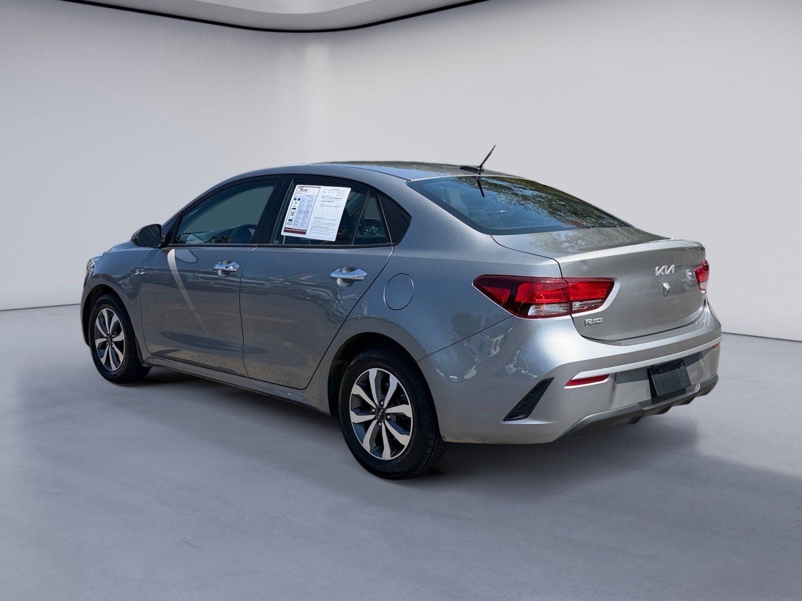 Used 2022 Kia Rio S w/ Technology Package FWD image 3