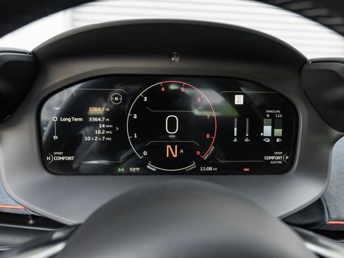 Used 2025 McLaren Artura image 43