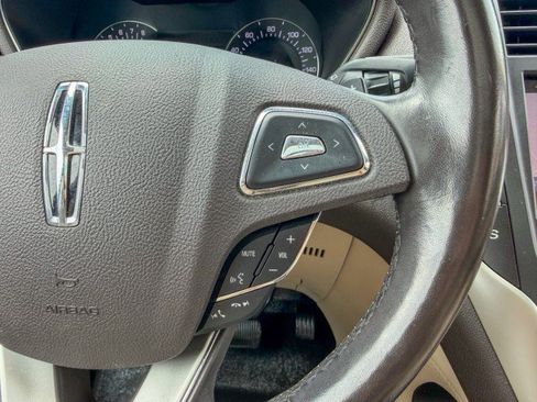 Used 2019 Lincoln MKC Reserve w/ MKC Technology Package FWD image 10