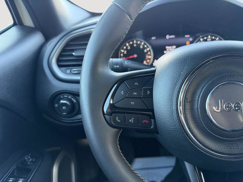 Used 2021 Jeep Renegade Latitude image 13