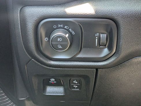 Used 2023 RAM 1500 Big Horn AWD/4WD image 21