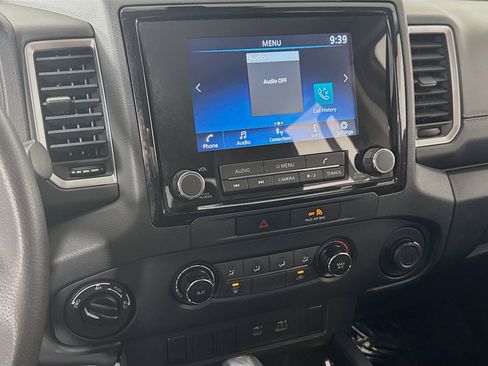 Used 2022 Nissan Frontier SV image 15