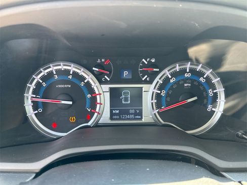 Used 2014 Toyota 4Runner SR5 image 21