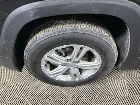 Used 2023 GMC Terrain SLE w/ Driver Convenience Package image 10