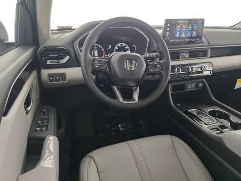 New 2025 Honda Pilot Touring image 20