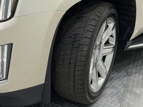 Used 2016 Cadillac Escalade Premium image 38