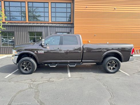 Used 2017 RAM 3500 Laramie AWD/4WD image 2