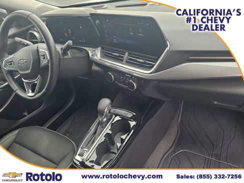 Used 2025 Chevrolet Trax ACTIV image 9