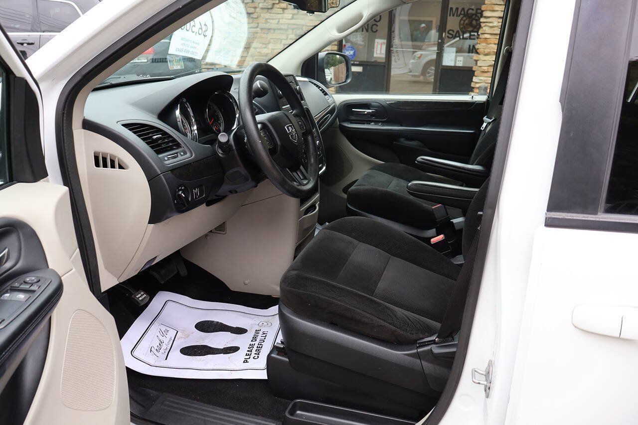 Used 2016 Dodge Grand Caravan SE w/ Quick Order Package 29E SE FWD image 12