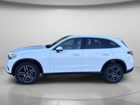 Certified 2026 Mercedes-Benz GLC 300 image 2