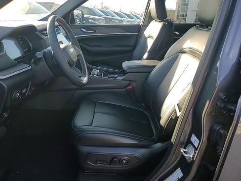 New 2025 Jeep Grand Cherokee Limited w/ Black Appearance Package image 11