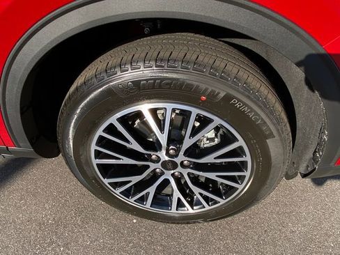 New 2025 Ford Escape SE w/ PHEV Premium Package image 10