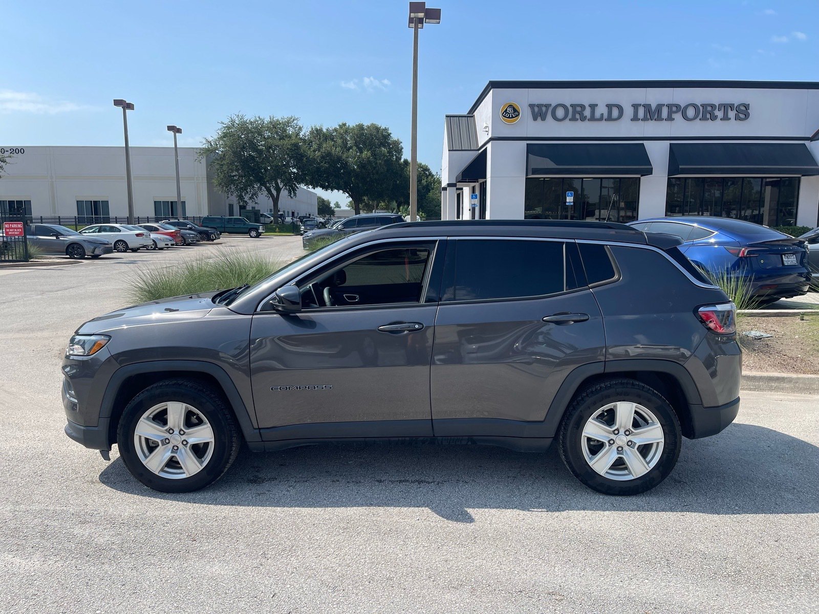 Used 2022 Jeep Compass Latitude FWD image 50