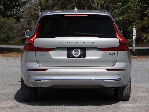 Used 2022 Volvo XC60 B5 Inscription w/ Advanced Package AWD/4WD image 4