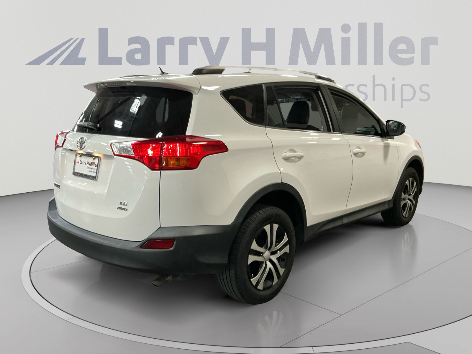 Used 2015 Toyota RAV4 LE AWD/4WD image 5