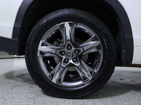 Used 2017 Toyota Highlander Limited image 8
