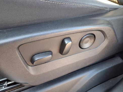 Used 2023 Chevrolet Silverado 1500 LT image 12