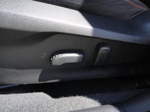 Used 2020 Subaru Crosstrek 2.0i Premium w/ Moonroof Package 2 image 11