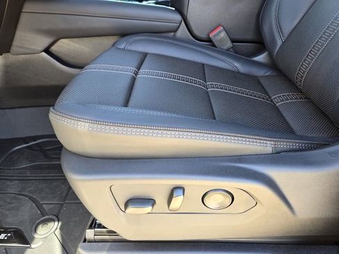 New 2026 Chevrolet Tahoe High Country AWD/4WD image 13