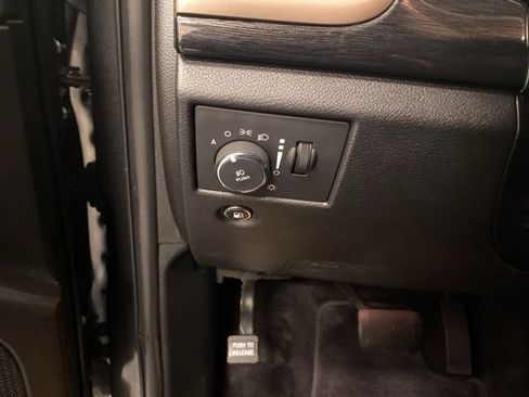 Used 2016 Jeep Grand Cherokee Laredo 75th Anniversary image 20