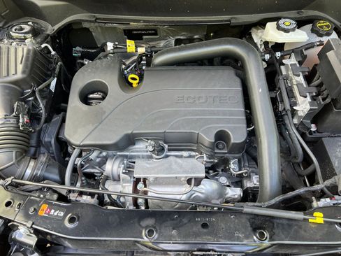 Used 2025 Chevrolet Equinox LT AWD/4WD image 29