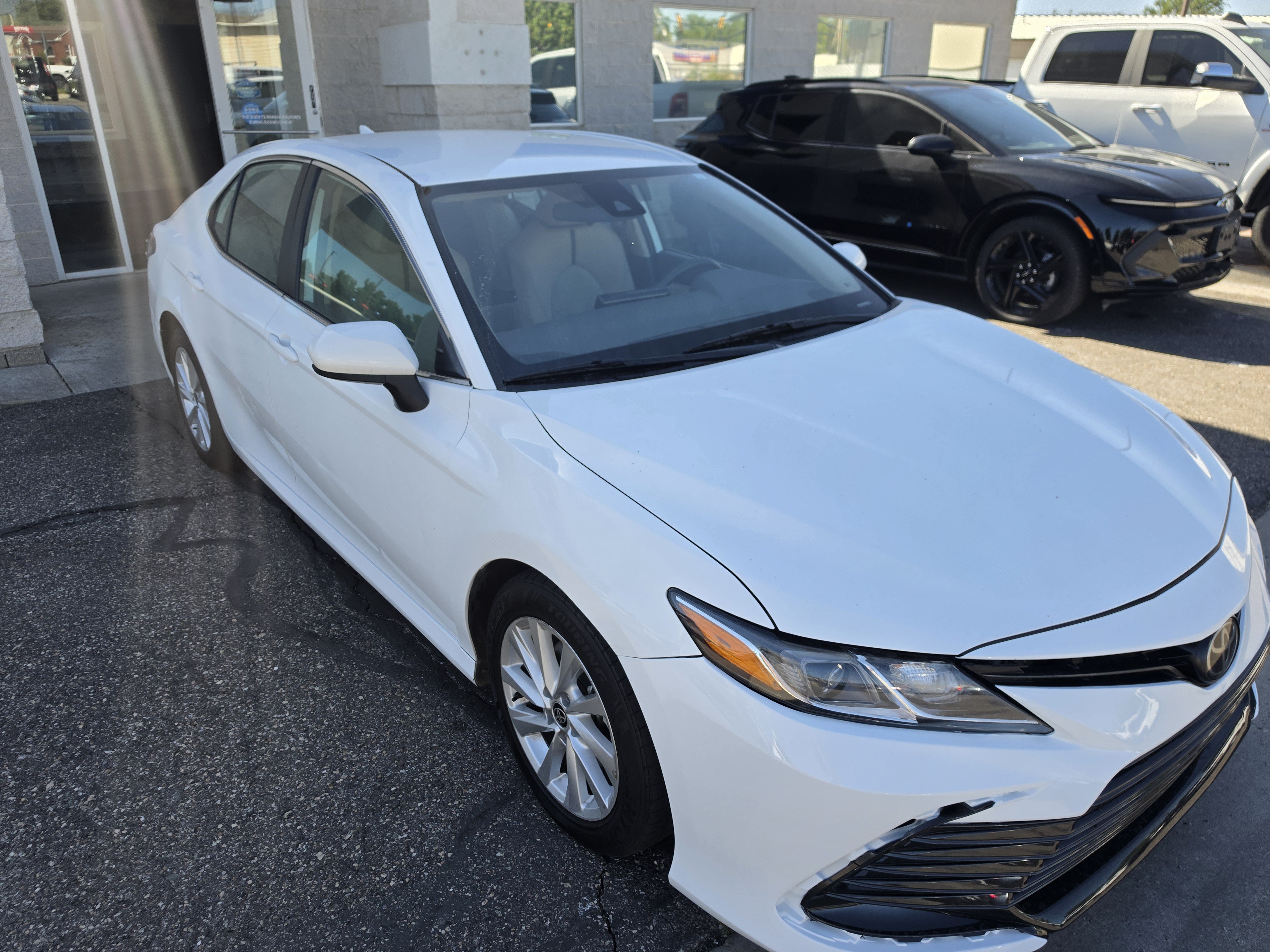 Used 2023 Toyota Camry LE FWD image 9