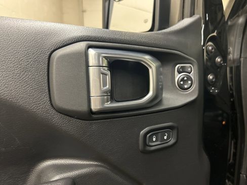 Used 2024 Jeep Gladiator Sport image 26